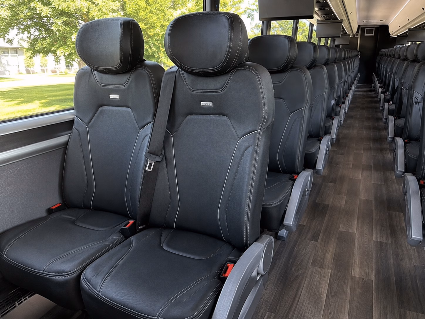 buses for wine and craft beverage tours through travelers rest